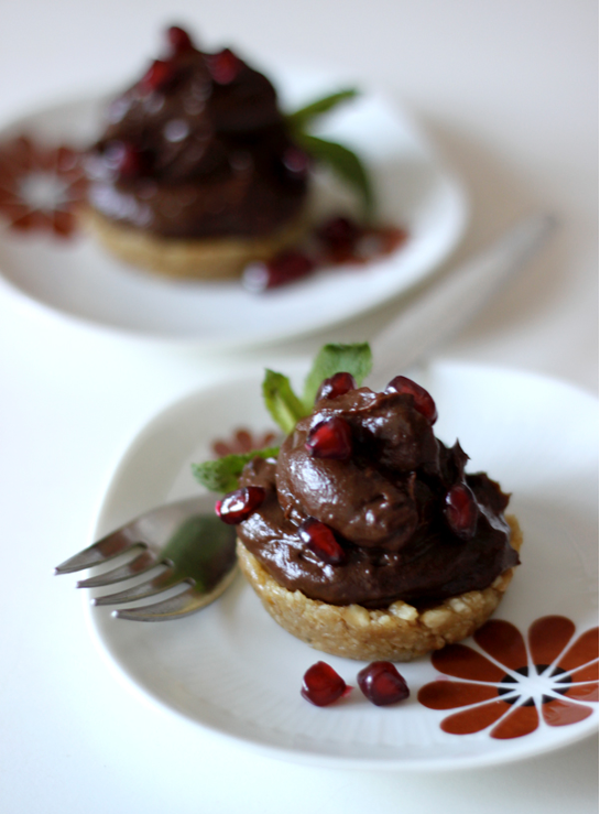 Read more about the article Smooth Criminal Chocolate Mousse Tarts